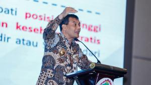 04102025-gubernur-jateng-ahmad-luthfi-memberikan-sambutan-saat-hari-kesehatan-nasional.jpg