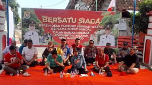 04102025-warga-margorejo-kendal-mengadu-soal-jalan-rusak.jpg