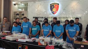05082025-komplotan-pembuat-uang-palsu-ditangkap-polda-jateng.jpg