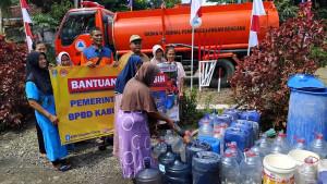 05082025-warga-bojong-cilacap-dapat-bantuan-air-bersih.jpg