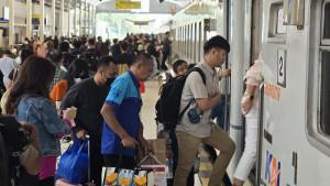05092025-penumpang-kereta-api-di-stasiun-purwokerto.jpg