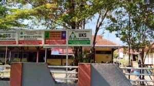 06102025-dugaan-pungli-smpn-2-kersana-brebes.jpg