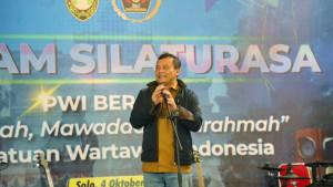 07102025-gubernur-jateng-ahmad-luthfi-berpidato-di-acara-PWI-di-solo.jpg