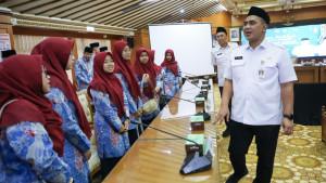 10102025-wagub-jateng-taj-yasin-melepas-kafilah-jateng.jpg