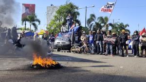 12102025-aksi-solidaritas-aliansi-masyarakat-pati-anti-premanisme-kompres.jpg