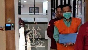 18062025-awaluddin-muuri-ditangkap-kejati-jateng-sebagai-tersangka-dugaan-korupsi-pengadaan-lahan.jpg