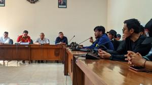 19092025-audiensi-massa-demo-pati-dengan-pimpinan-dprd-pati.jpg