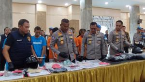 19092025-barang-bukti-demo-rusuh-mapolda-jateng.jpg