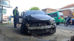 19102025-kecelakaan-mobil-honda-brio-di-jekulo-kudus.jpg