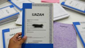 20250719-ijazah-ditahan-perusahaan-banyumas.jpg