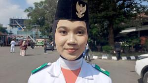 20250817-nimas-ayu-kalila-pembawa-baki-paskibraka-banyumas.jpg
