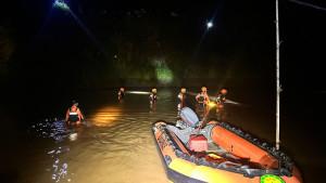 20250822-tim-sar-gabungan-cari-korban-tenggelam-di-sungai-cilumuh.jpg
