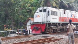 20250914-perlintasan-kereta-ditutup-kebumen.jpg