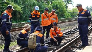 20251018-pemeriksaan-jalur-kereta.jpg