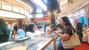 23102025-pameran-perhiasan-emas-di-queen-city-mall-semarang.jpg