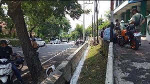 24092025-selokan-lokasi-mayat-petugas-kebersihan-telkom-semarang-ditemukan-tewas.jpg