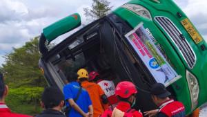 26102025-kecelakaan-bus-di-tol-pemalang-batang.jpg