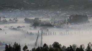 Candi-Arjuna-tertutup-kabut.jpg