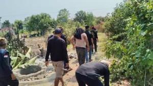 Makam-palsu-dibongkar-Brebes-s.jpg