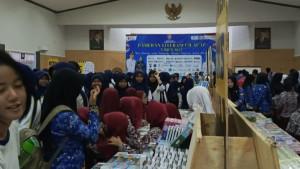 Pameran-buku-cilacap.jpg