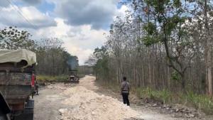 Pembangunan-jalan-di-bloraa.jpg
