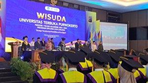 Wisuda-UT-Purwokerto.jpg