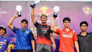 angkat-piala-honda-algifari.jpg