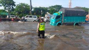 banjir-di-terboyo-kaligawe-genuk-semarang-jalur-mudik-dialihkan.jpg