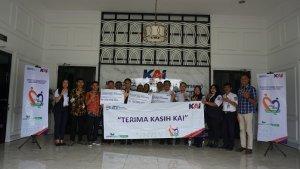 dua-desa-dan-satu-kelompok-tani-dan-ternak-di-Cilacap-terima-bantuan-Rp400-juta-dari-PT-KAI.jpg