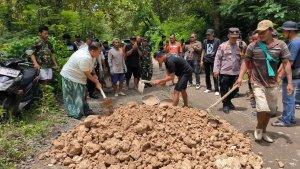 jalan-rusak-diuruk.jpg