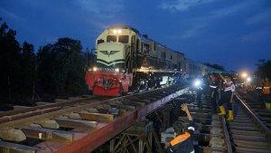 jalur-kereta-api-di-gubug-grobogan-sudah-bisa-dilewati-kereta-api.jpg