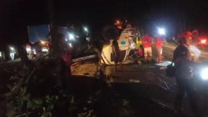 kecelakaan-truk-terguling-di-salatiga.jpg