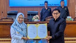 ketua-dprd-banjarnegara-mundur-oke.jpg