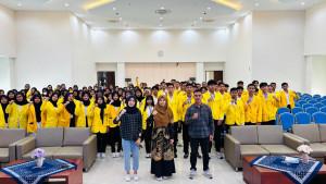 mahasiswa-ut-gelar-ospek.jpg