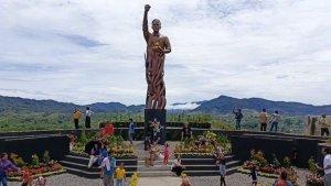patung-jokowi-karo.jpg