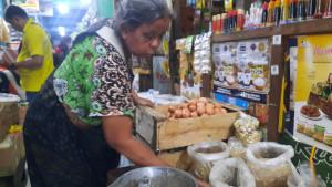 pedagang-sembako-pasar-bulu.jpg