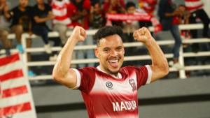 penyerang-madura-united-lulinha.jpg