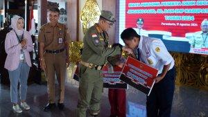 pj-bupati-banyumas-memberikan-bantuan-pendidikan.jpg