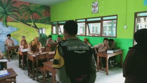 polisi-datangi-sekolah.jpg