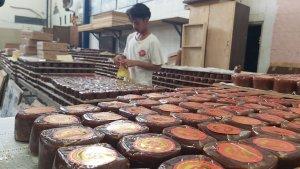 produksi-kue-keranjang-Sido-Makmur-di-Jalan-Belimbing-Kota-Tegal-Sabtu-1312024.jpg