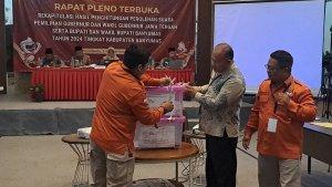 rekapitulasi-suara-pilkada-banyumas-2024-pasangan-sadewo-lintarti-unggul.jpg