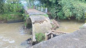 terputus-jembatan.jpg