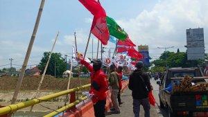 tim-gabungan-tertibkan-alat-peraga-kampanye-di-kota-semarang-rabu-13122023.jpg