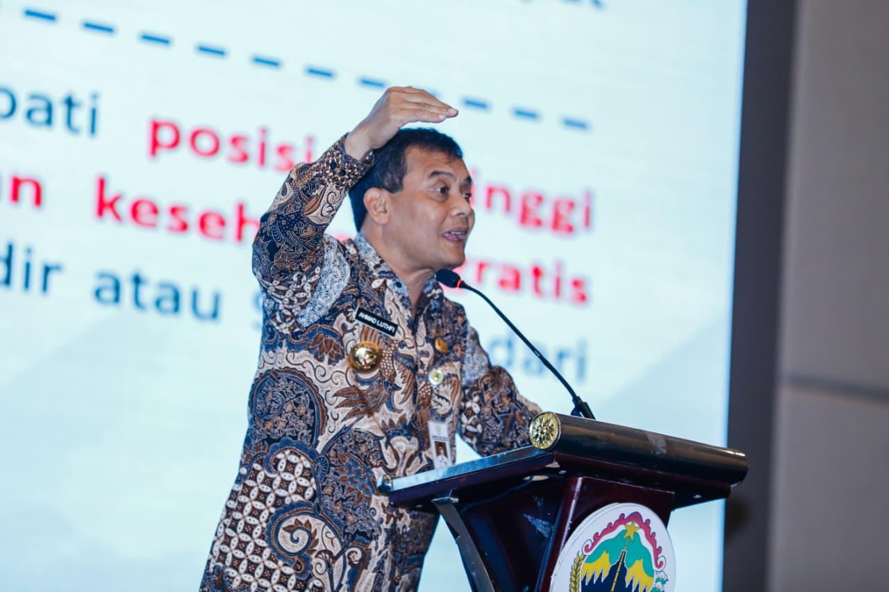 04102025-gubernur-jateng-ahmad-luthfi-memberikan-sambutan-saat-hari-kesehatan-nasional.jpg
