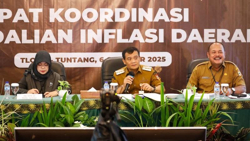 06102025-rakor-inflasi-dipimpin-gubernur-jateng.jpg