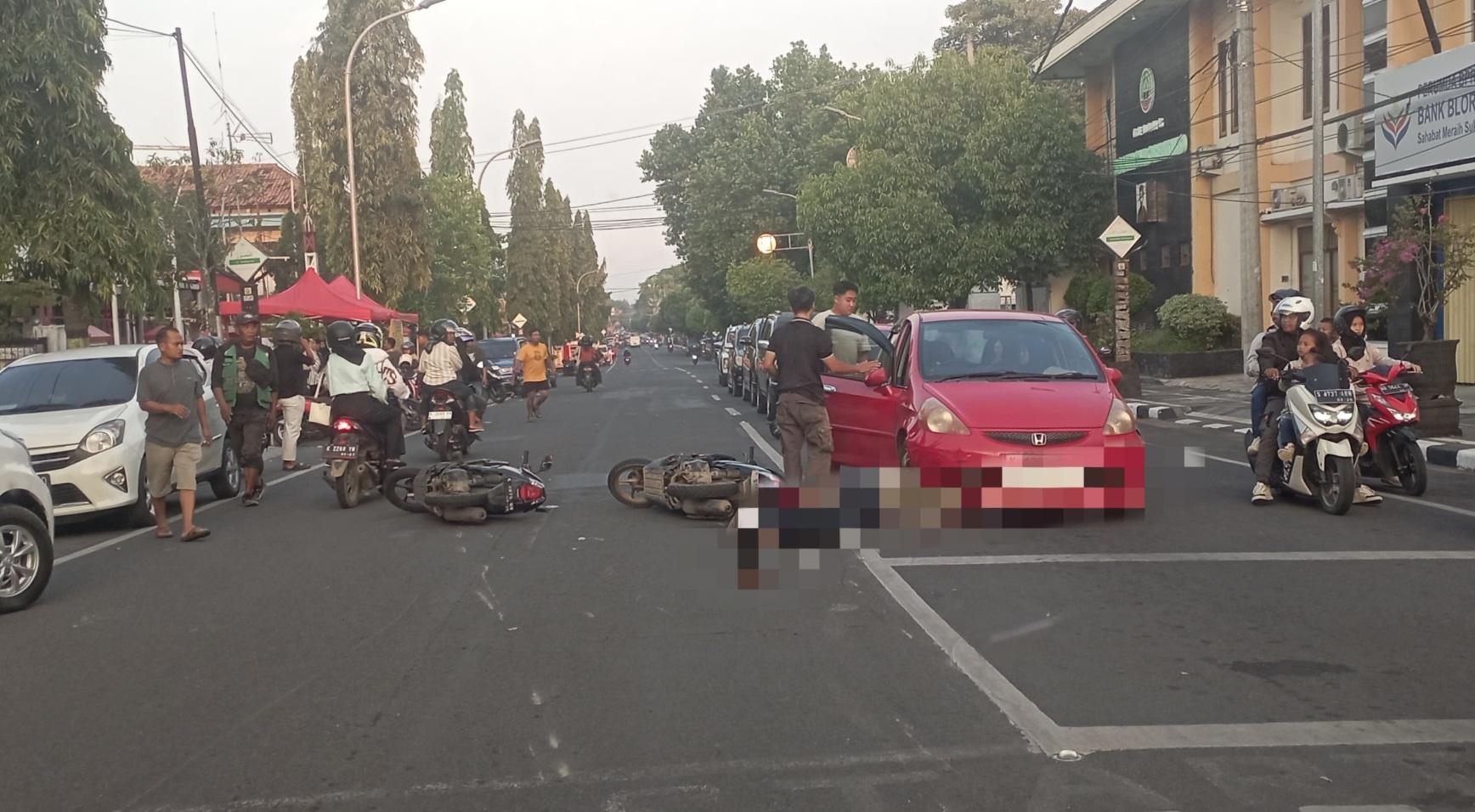 Kronologi Kecelakaan 2 Motor di Jalan Pemuda Blora, Pengendara Dilarikan ke RS