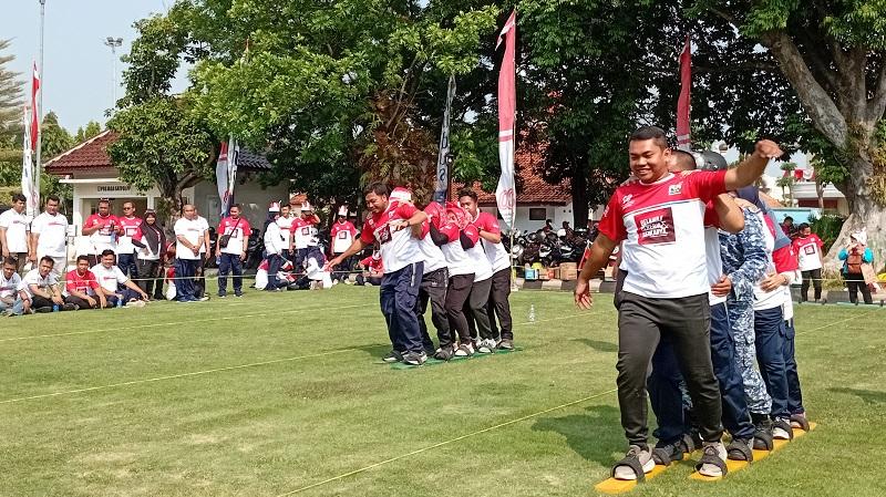 Kepala Dinas Hingga Staf Pemkab Kudus Berbaur Meriahkan Lomba HUT RI, Perebutkan 109 Paket Hadiah