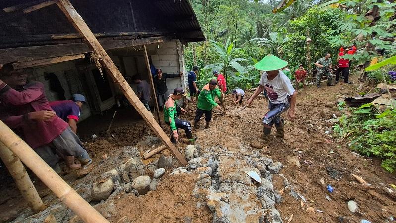 Hujan Semalaman, 4 Rumah di Tanalum Purbalingga Rusak Diterjang Longsor