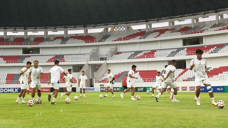 16012026-psis-uji-coba-lapangan-jelang-laga-kontra-deltras-fc.jpg