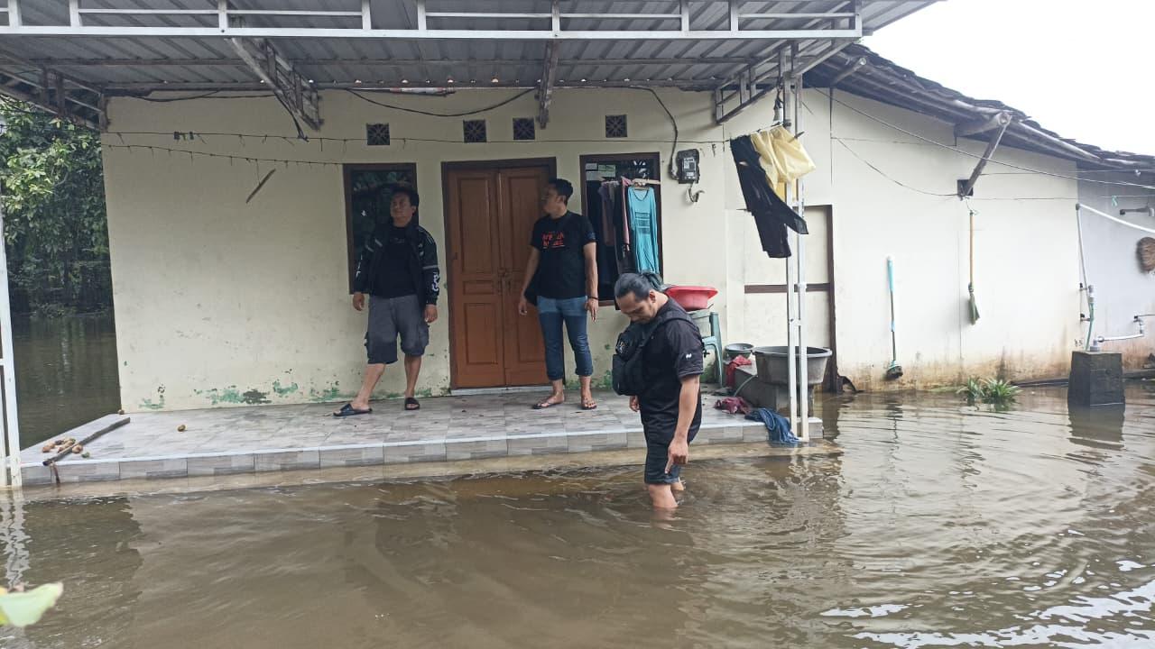 18012026-olah-tkp-pencurian-di-rumah-korban-banjir-kudus-di-jati-wetan.jpg